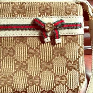 Authentic Gucci Wristlet